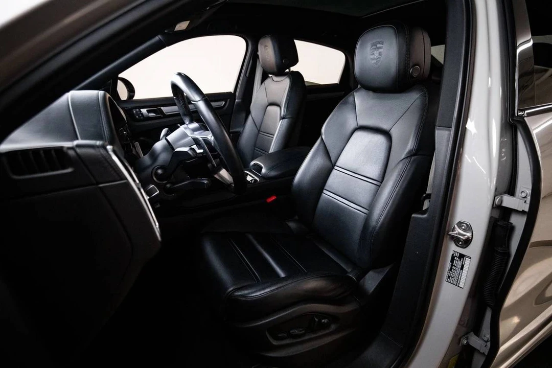 2023 Porsche 9Y0/9Y3 Cayenne Coupe - Image 5 of 5