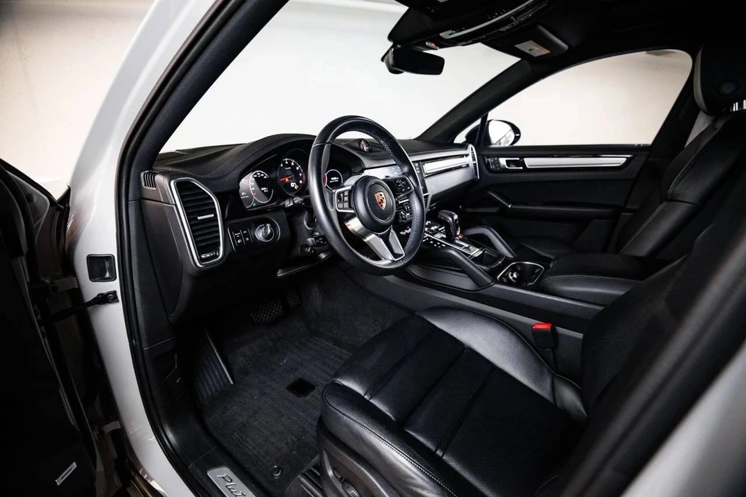 2023 Porsche 9Y0/9Y3 Cayenne Coupe - Image 4 of 5