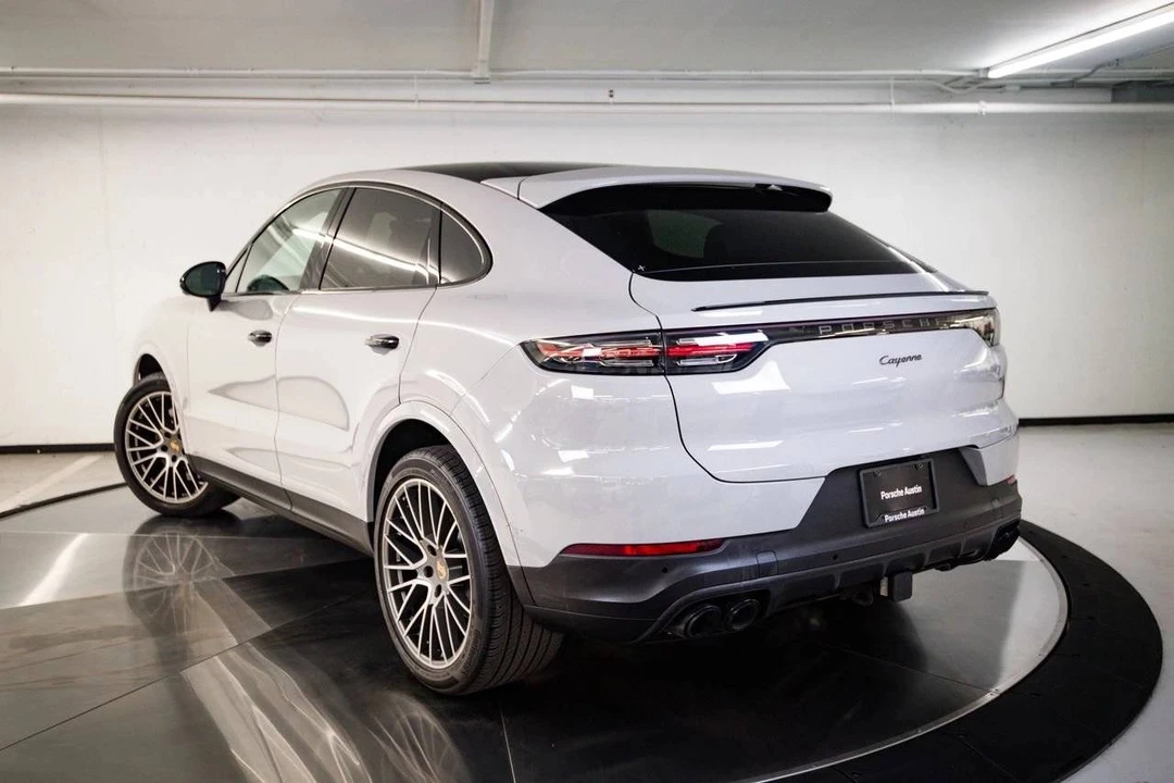 2023 Porsche 9Y0/9Y3 Cayenne Coupe - Image 3 of 5