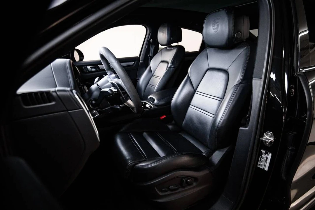2023 Porsche 9Y0/9Y3 Cayenne Coupe - Image 5 of 5