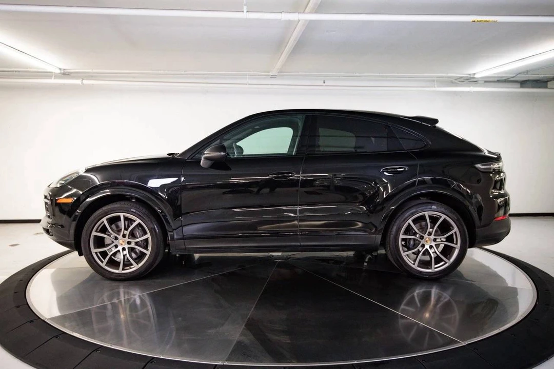 2023 Porsche 9Y0/9Y3 Cayenne Coupe - Image 2 of 5