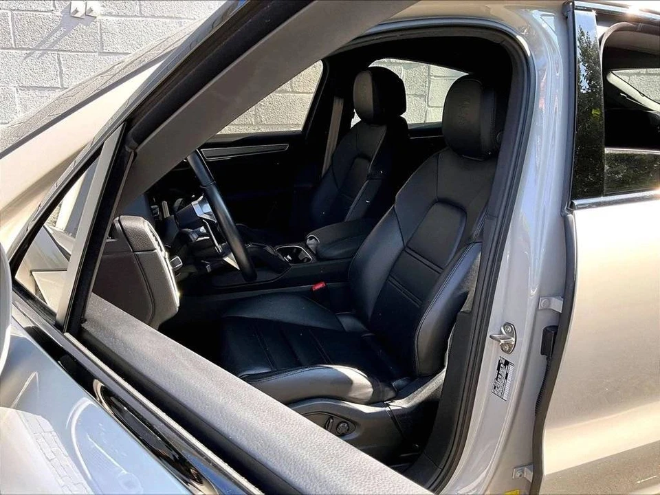 2023 Porsche 9Y0/9Y3 Cayenne Coupe - Image 5 of 5