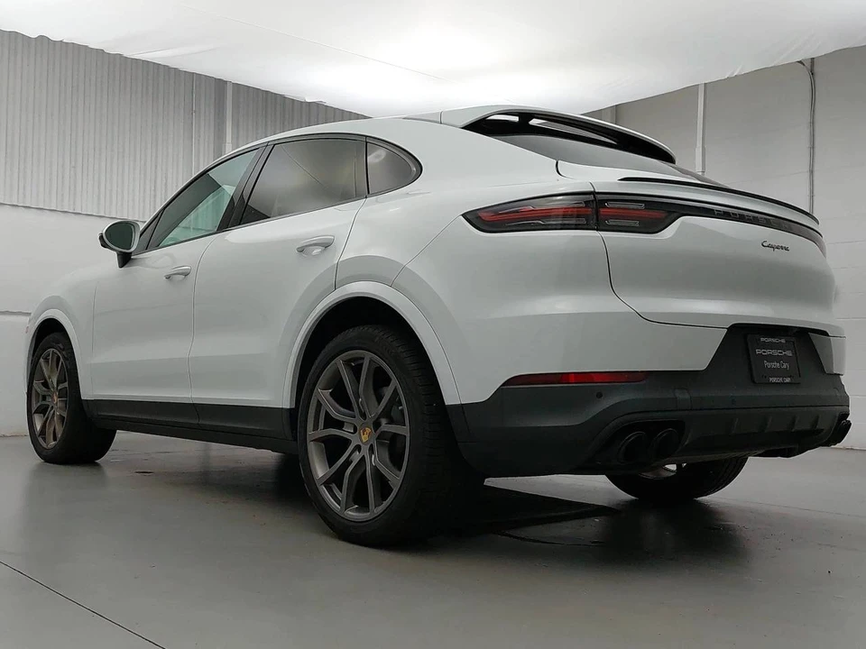 2023 Porsche 9Y0/9Y3 Cayenne Coupe - Image 3 of 5
