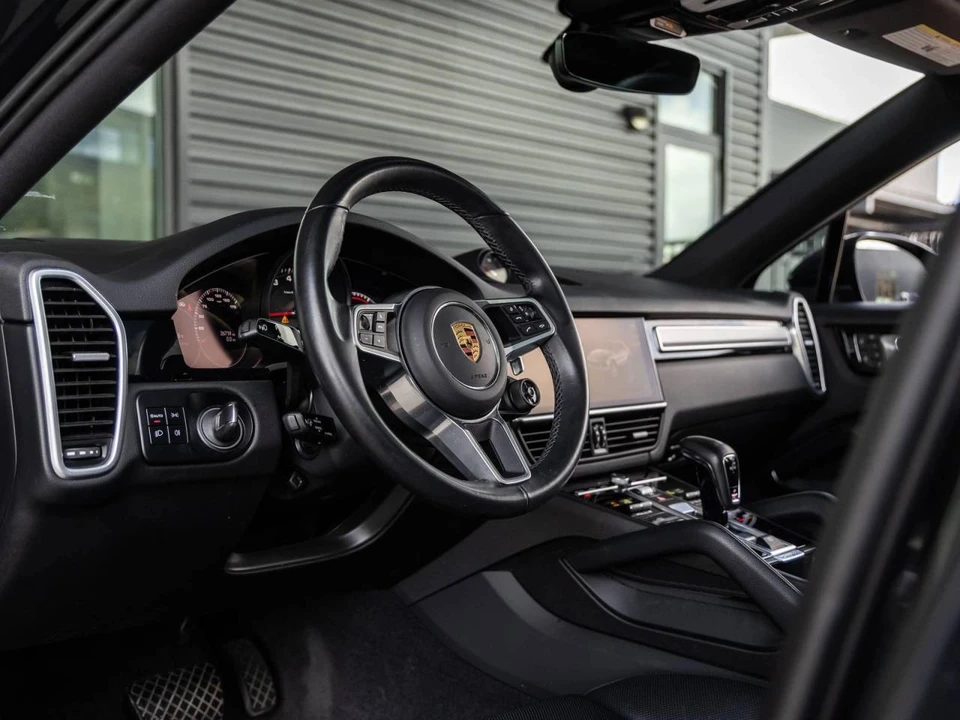 2023 Porsche 9Y0/9Y3 Cayenne Coupe - Image 4 of 5