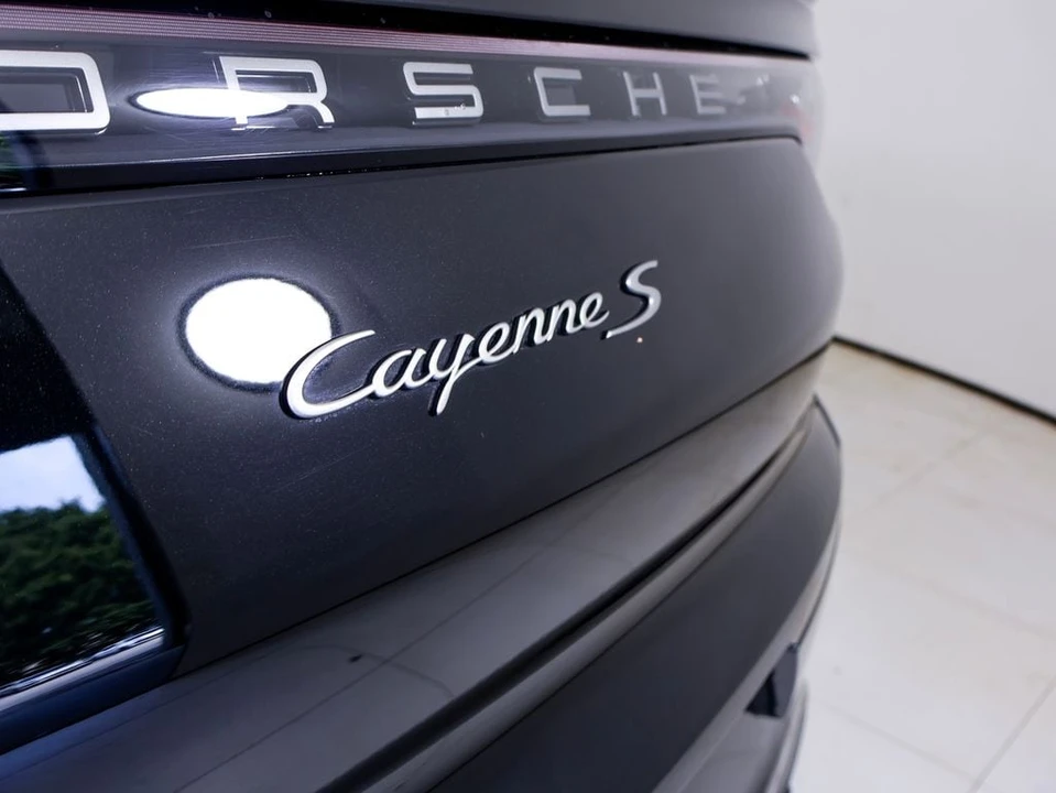 2023 Porsche 9Y0/9Y3 Cayenne Coupe - Image 27 of 31