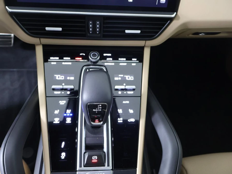 2023 Porsche 9Y0/9Y3 Cayenne Coupe - Image 14 of 31