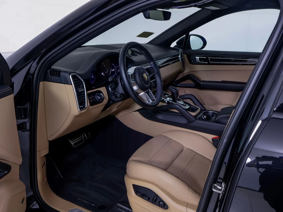 2023 Porsche 9Y0/9Y3 Cayenne Coupe - Image 4 of 31