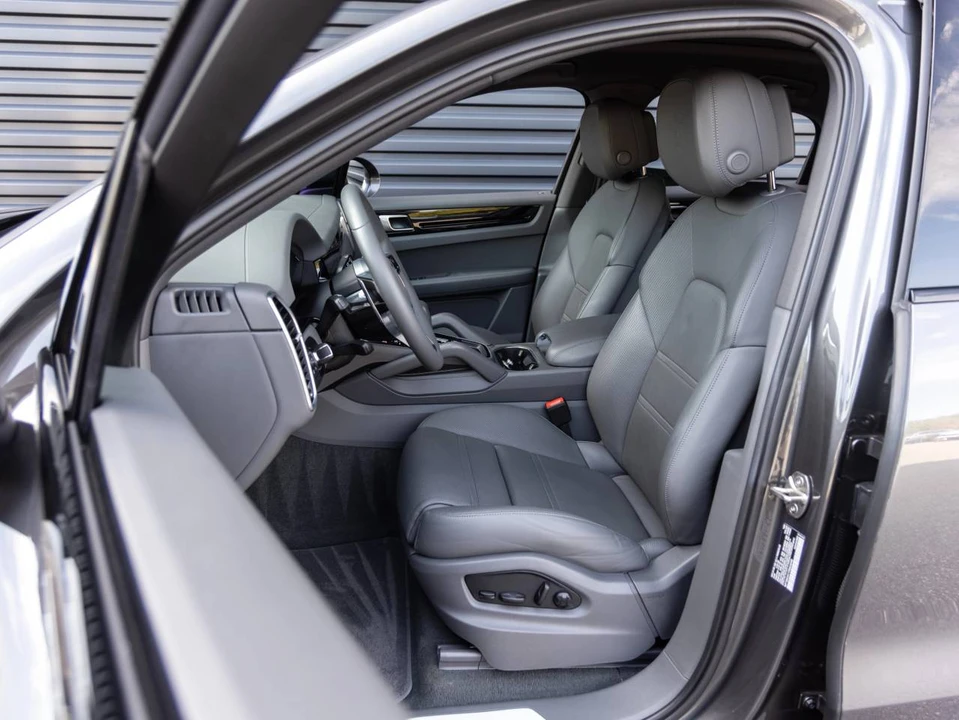 2023 Porsche 9Y0/9Y3 Cayenne Coupe - Image 5 of 5
