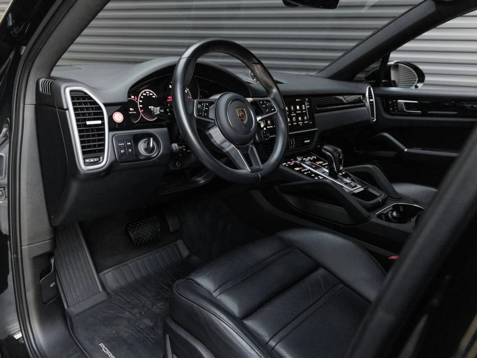 2023 Porsche 9Y0/9Y3 Cayenne Coupe - Image 4 of 5