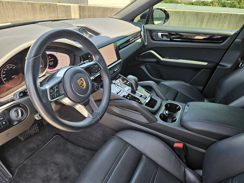 2023 Porsche 9Y0/9Y3 Cayenne Coupe - Image 4 of 5