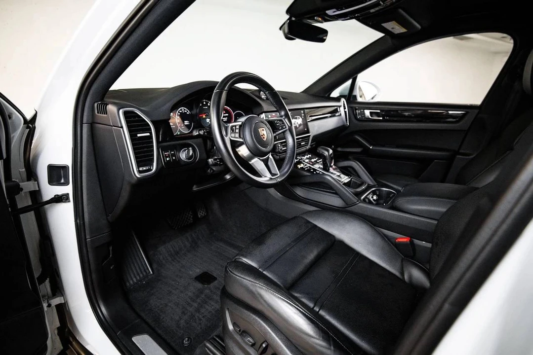 2023 Porsche 9Y0/9Y3 Cayenne Coupe - Image 4 of 5
