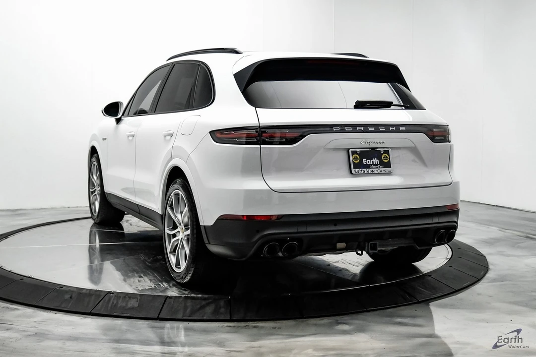 2023 Porsche 9Y0/9Y3 Cayenne - Image 8 of 12