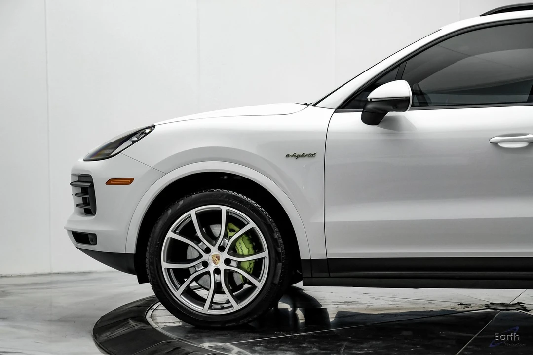 2023 Porsche 9Y0/9Y3 Cayenne - Image 6 of 12