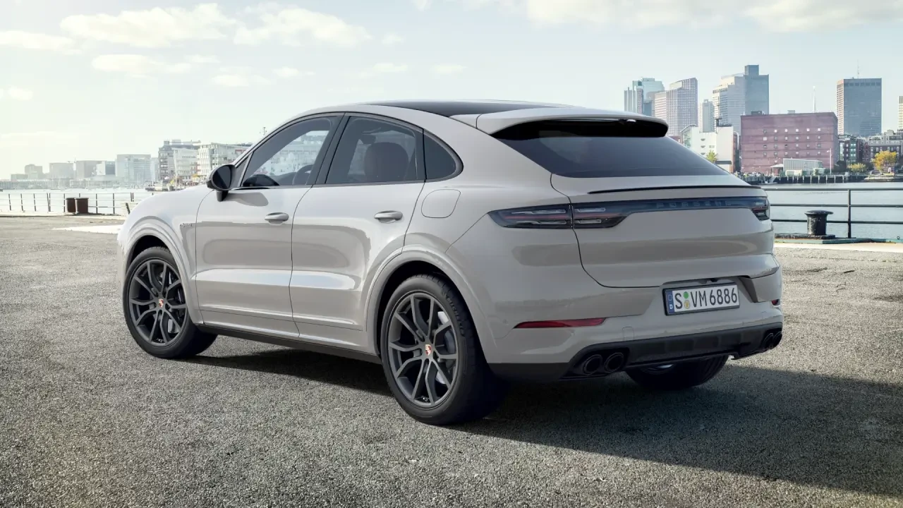 2023 Porsche 9Y0/9Y3 Cayenne - Image 3 of 10