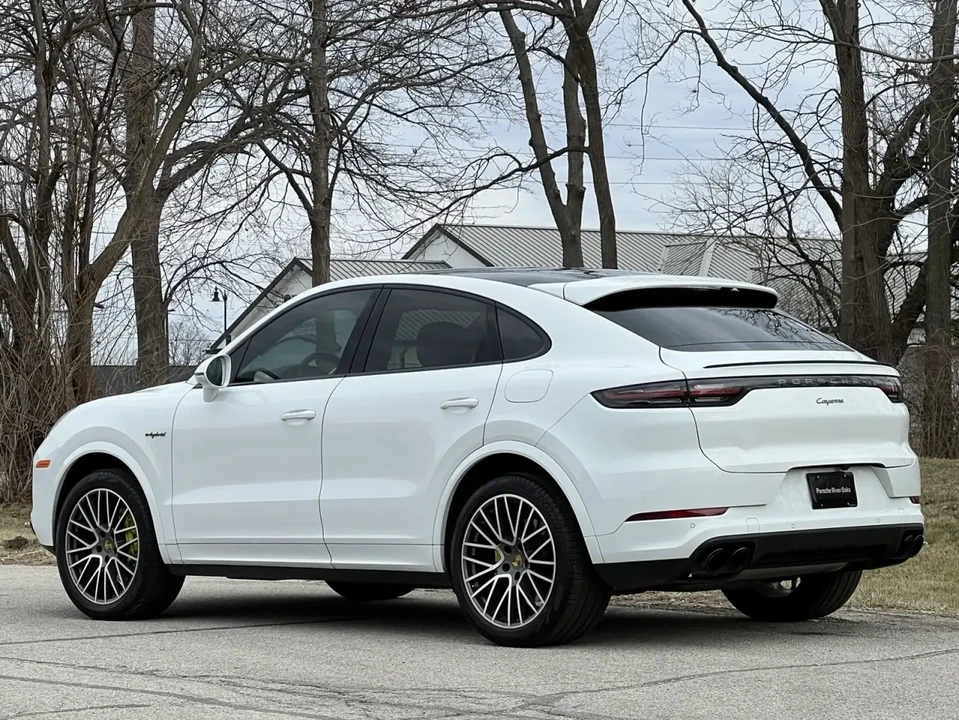 2023 Porsche 9Y0/9Y3 Cayenne - Image 3 of 7