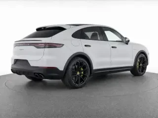 2023 Porsche 9Y0/9Y3 Cayenne Coupe - Image 29 of 31