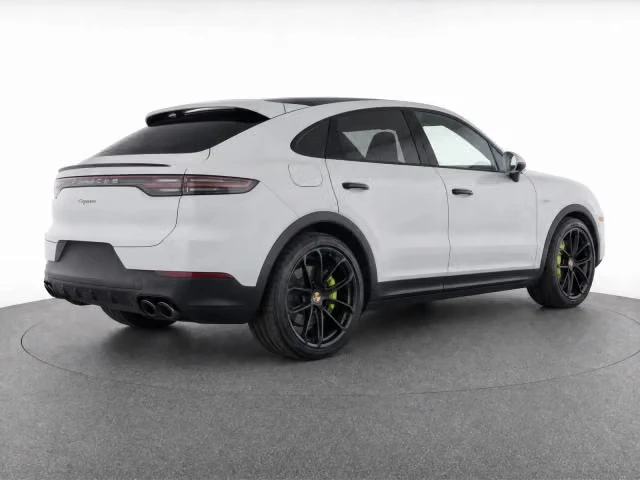 2023 Porsche 9Y0/9Y3 Cayenne Coupe - Image 26 of 31