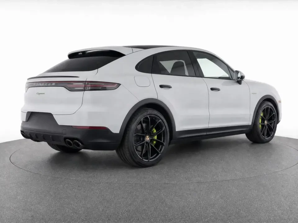 2023 Porsche 9Y0/9Y3 Cayenne Coupe - Image 31 of 31