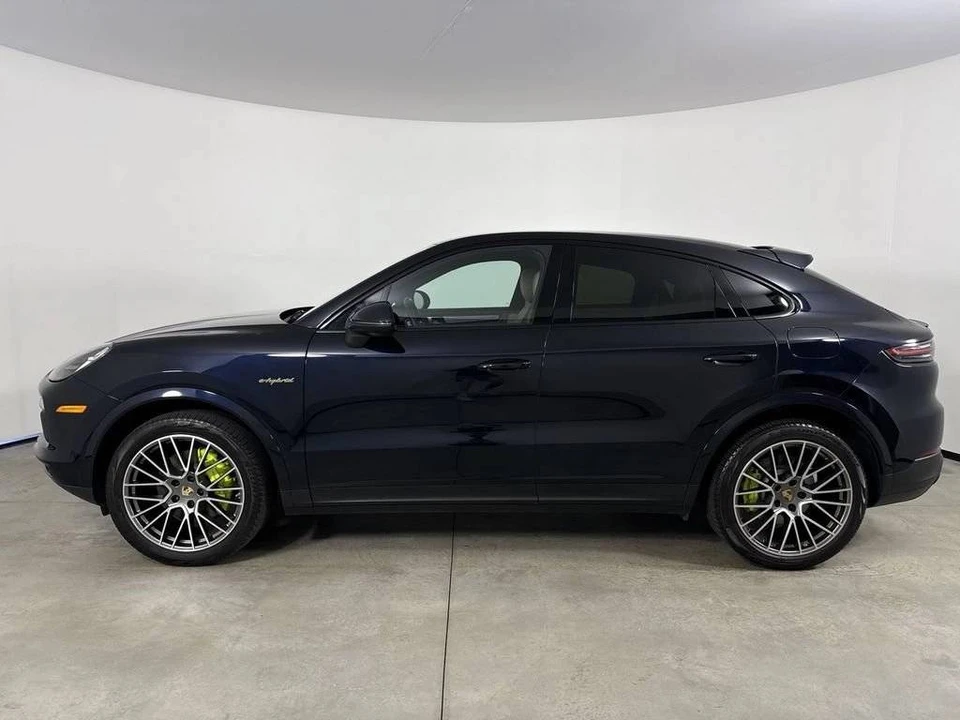 2023 Porsche 9Y0/9Y3 Cayenne Coupe - Image 2 of 5