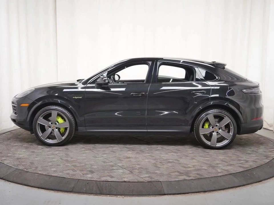 2023 Porsche 9Y0/9Y3 Cayenne Coupe - Image 2 of 5