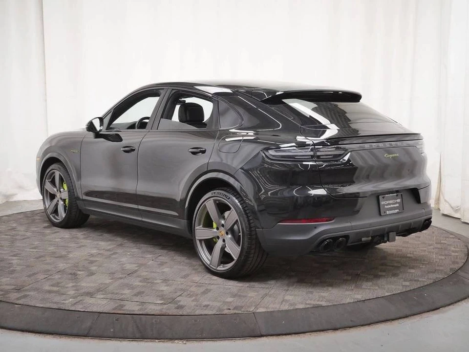 2023 Porsche 9Y0/9Y3 Cayenne Coupe - Image 3 of 5