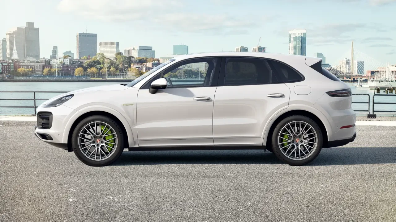 2023 Porsche 9Y0/9Y3 Cayenne - Image 2 of 12