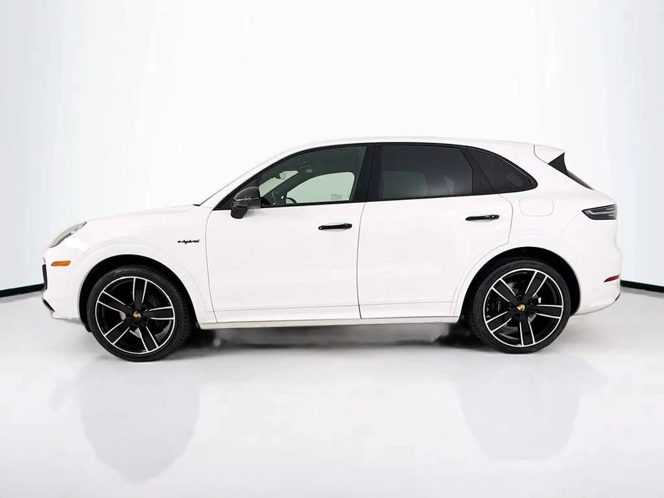 2023 Porsche 9Y0/9Y3 Cayenne - Image 2 of 5