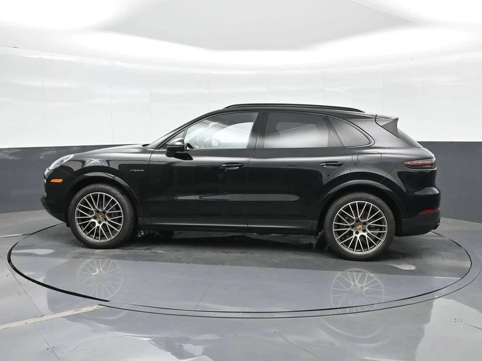 2023 Porsche 9Y0/9Y3 Cayenne - Image 2 of 5