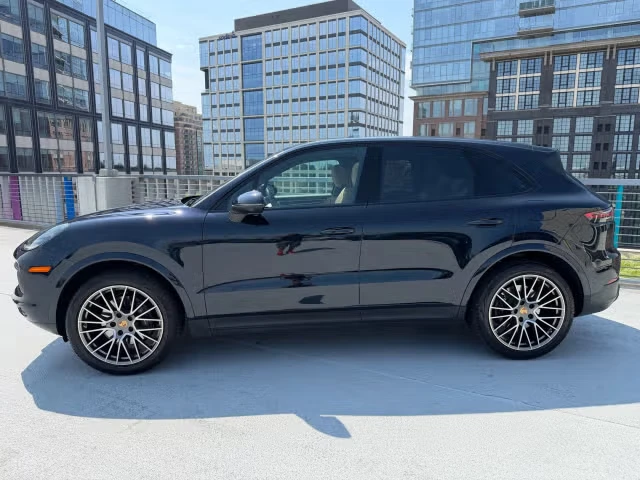 2023 Porsche Cayenne - Image 10 of 31