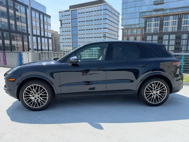 2023 Porsche Cayenne - Image 14 of 31