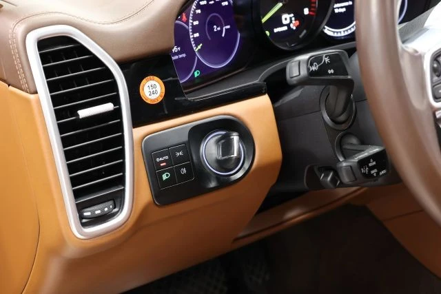 2023 Porsche 9Y0/9Y3 Cayenne - Image 22 of 31