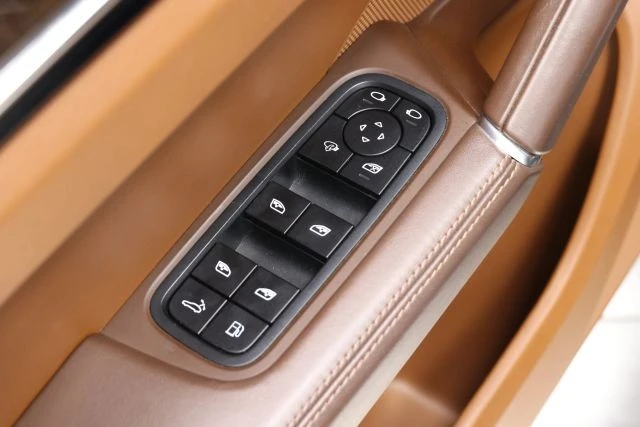 2023 Porsche 9Y0/9Y3 Cayenne - Image 13 of 31
