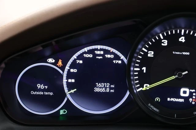 2023 Porsche 9Y0/9Y3 Cayenne - Image 26 of 31