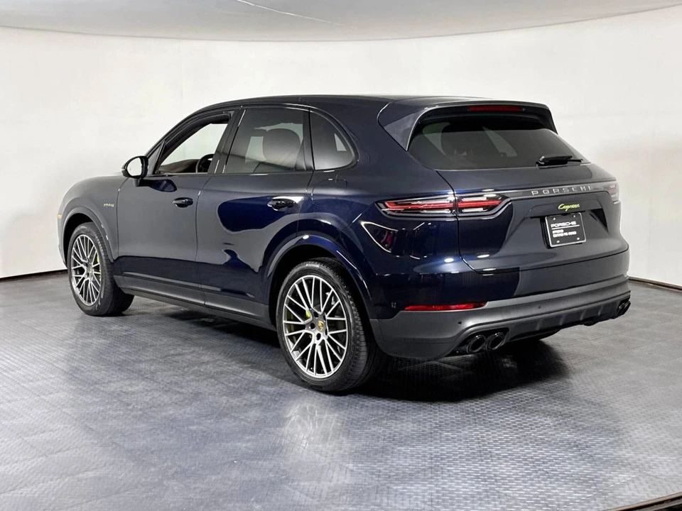 2023 Porsche 9Y0/9Y3 Cayenne - Image 3 of 5