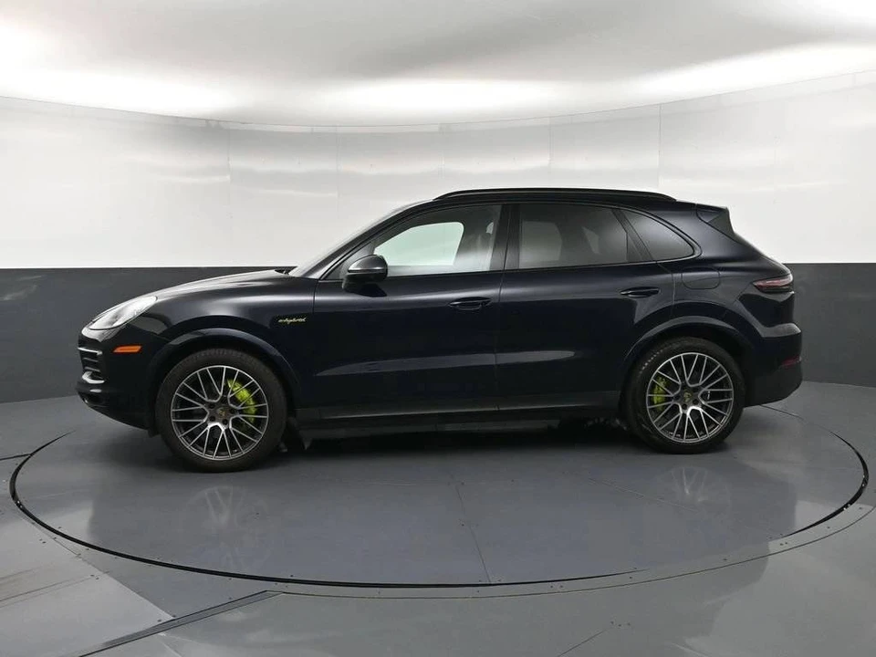 2023 Porsche 9Y0/9Y3 Cayenne - Image 2 of 5