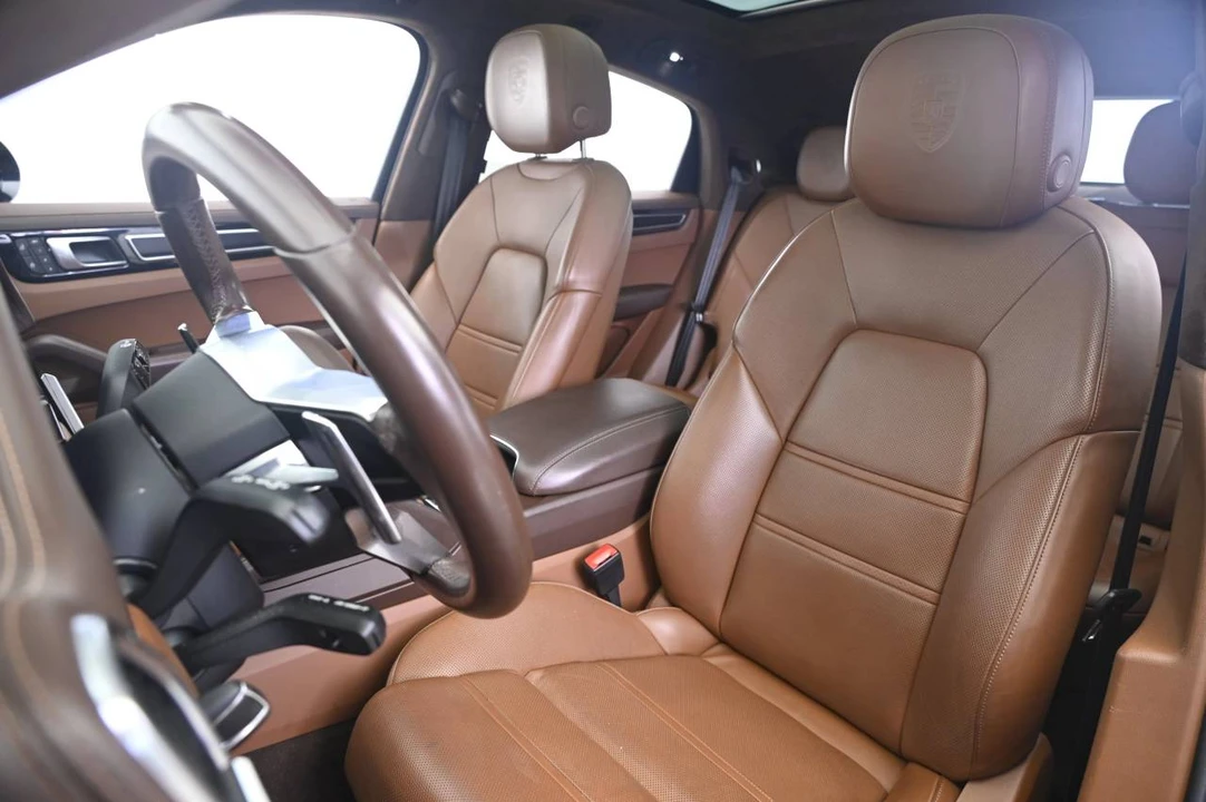 2023 Porsche 9Y0/9Y3 Cayenne GTS - Image 5 of 5