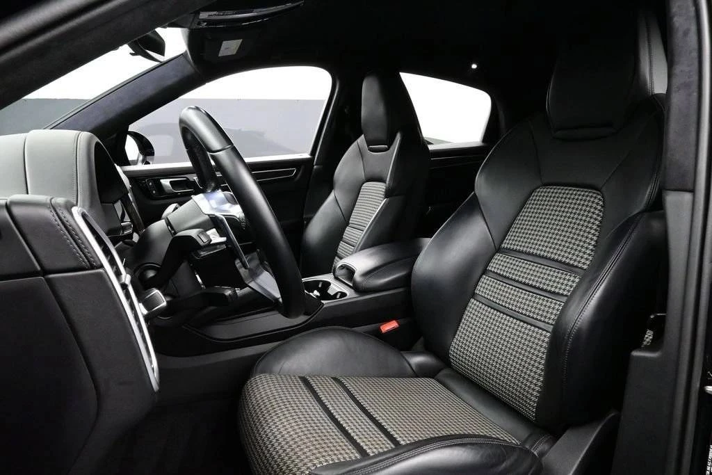 2023 Porsche 9Y0/9Y3 Cayenne GTS - Image 5 of 5