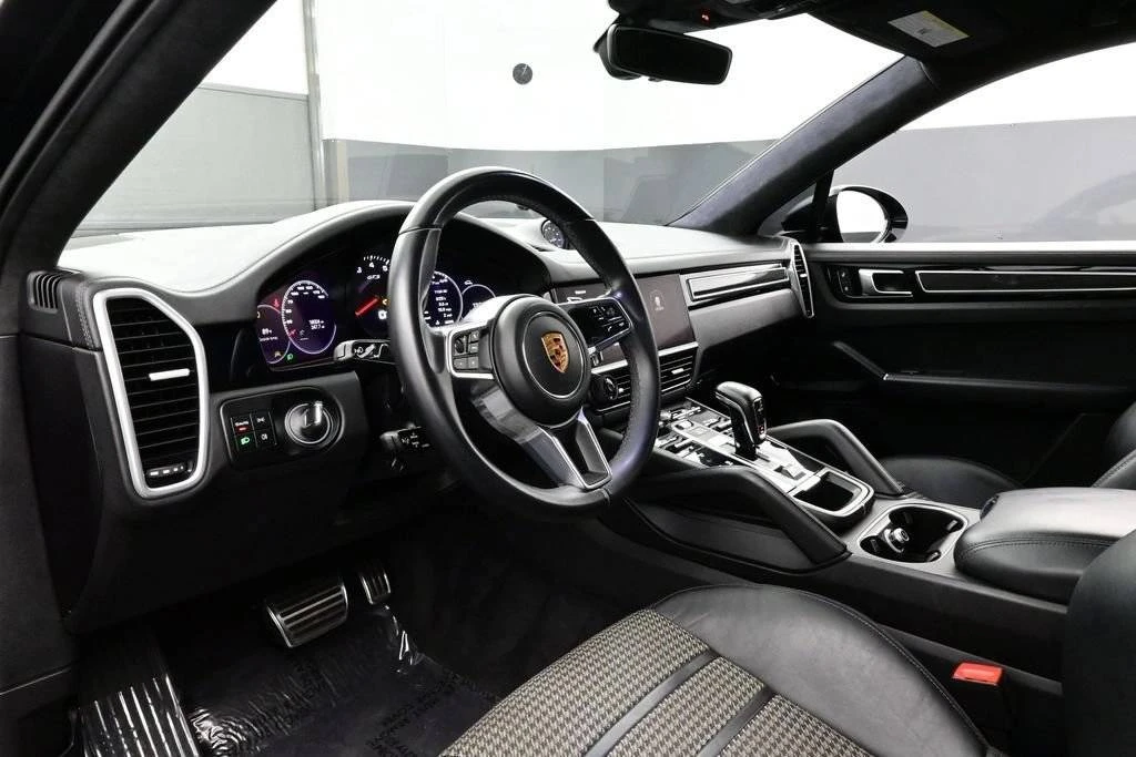 2023 Porsche 9Y0/9Y3 Cayenne GTS - Image 4 of 5
