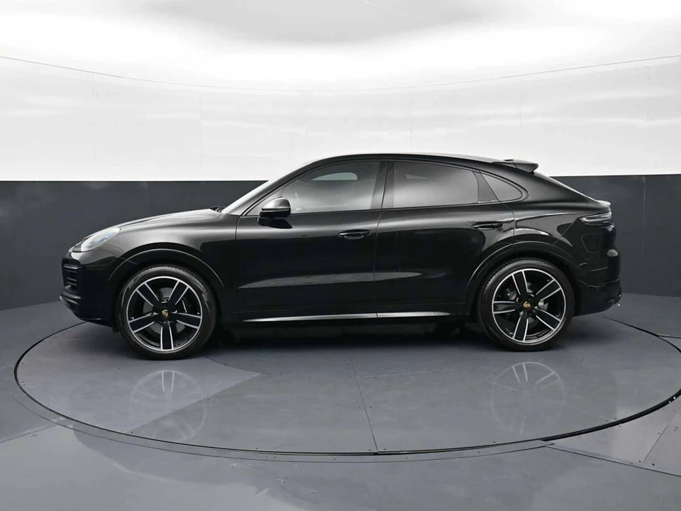 2023 Porsche 9Y0/9Y3 Cayenne GTS - Image 2 of 5