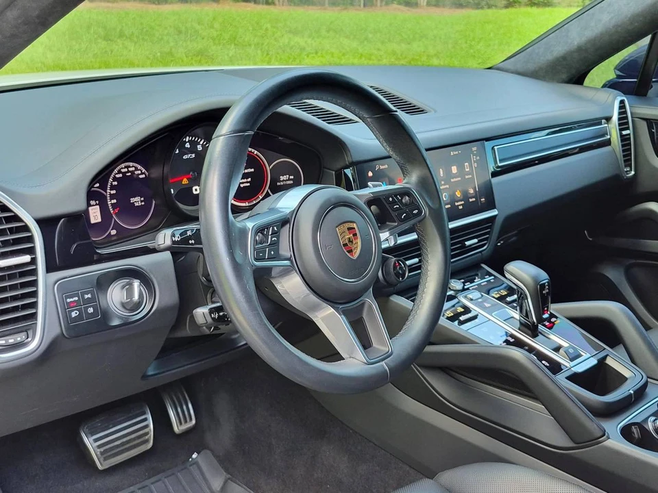 2023 Porsche 9Y0/9Y3 Cayenne GTS - Image 4 of 5