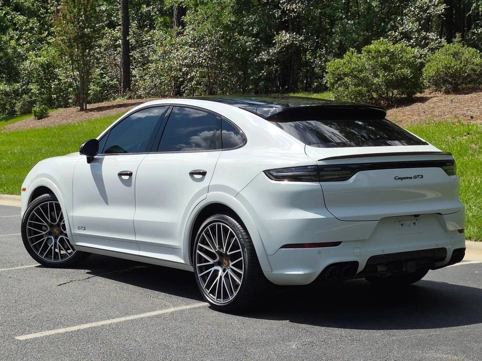 2023 Porsche 9Y0/9Y3 Cayenne GTS - Image 3 of 5