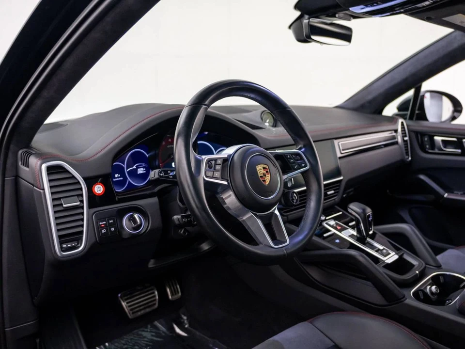2023 Porsche 9Y0/9Y3 Cayenne GTS - Image 4 of 5