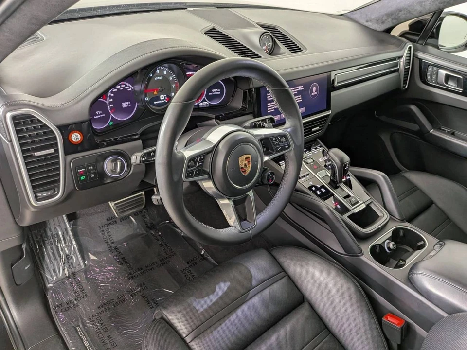2023 Porsche 9Y0/9Y3 Cayenne GTS - Image 4 of 5