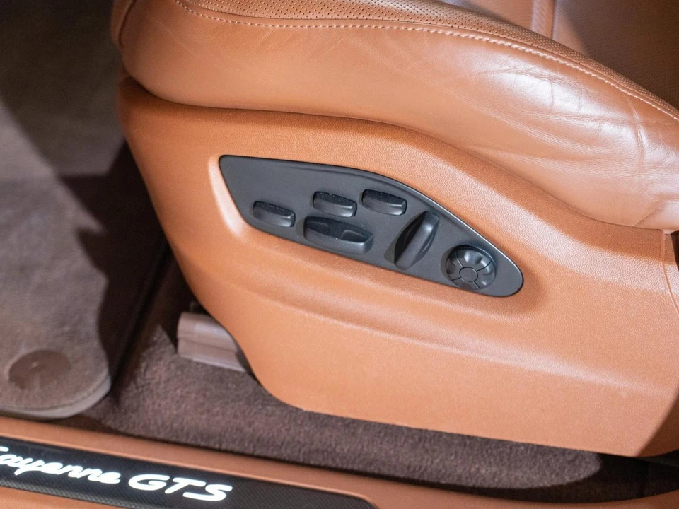 2023 Porsche 9Y0/9Y3 Cayenne GTS - Image 14 of 31