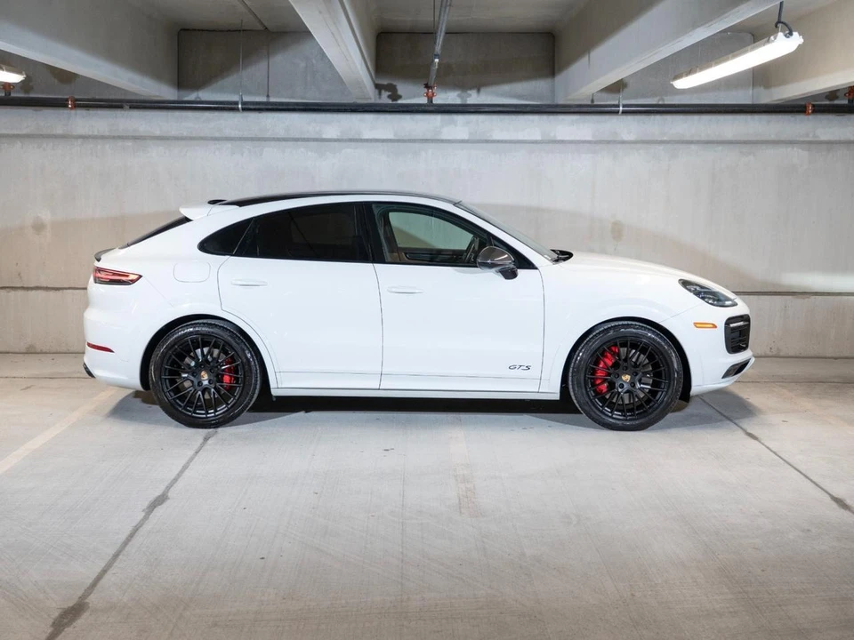 2023 Porsche 9Y0/9Y3 Cayenne GTS - Image 9 of 31