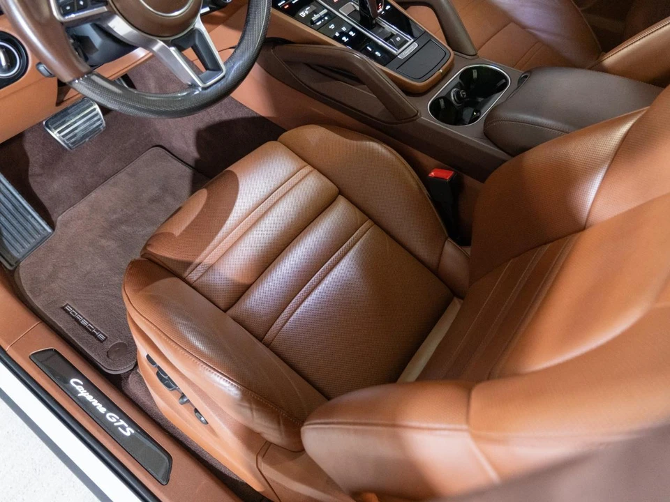 2023 Porsche 9Y0/9Y3 Cayenne GTS - Image 15 of 31