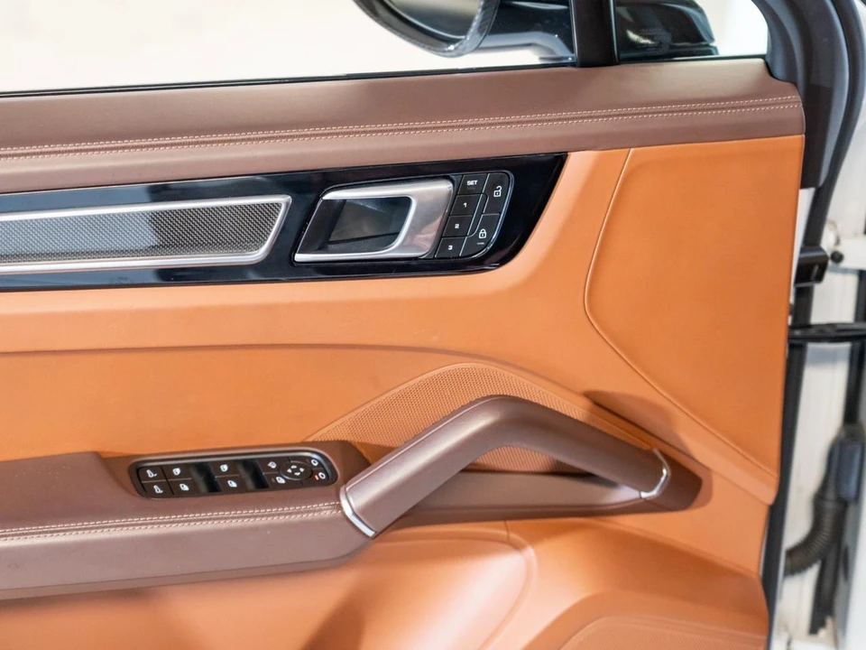2023 Porsche 9Y0/9Y3 Cayenne GTS - Image 18 of 31