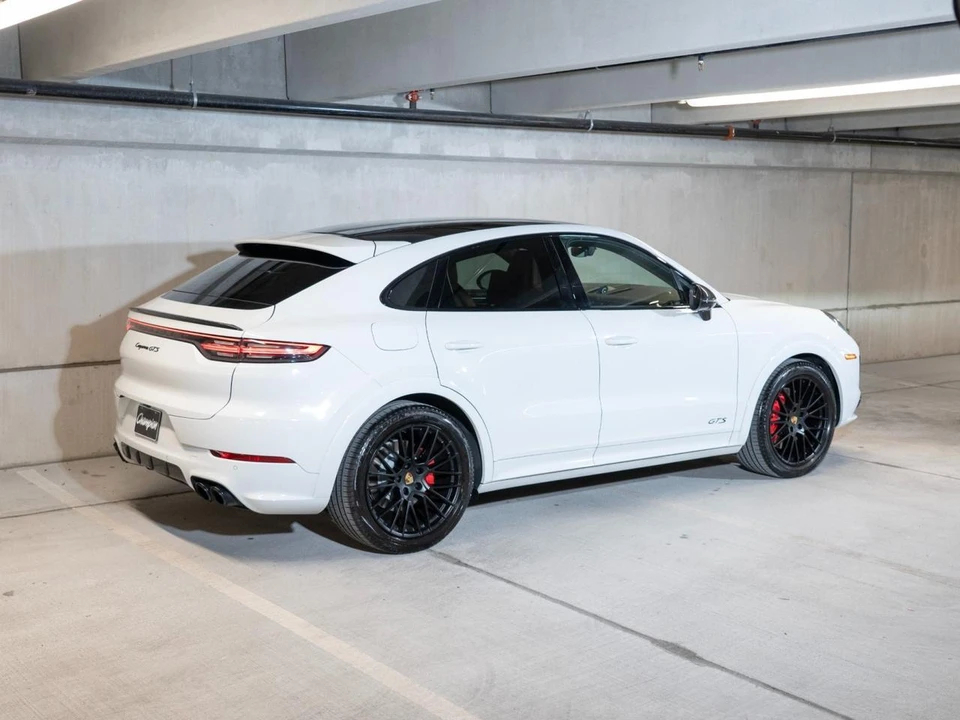 2023 Porsche 9Y0/9Y3 Cayenne GTS - Image 10 of 31
