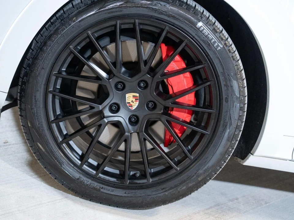 2023 Porsche 9Y0/9Y3 Cayenne GTS - Image 12 of 31