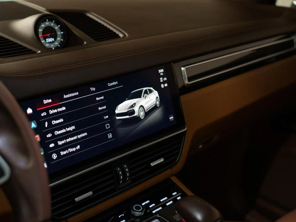 2023 Porsche 9Y0/9Y3 Cayenne GTS - Image 22 of 31